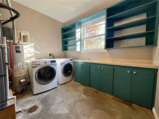 1910 N Greenvalley Avenue, Fayetteville, AR 72703