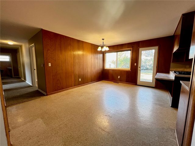 1910 N Greenvalley Avenue, Fayetteville, AR 72703