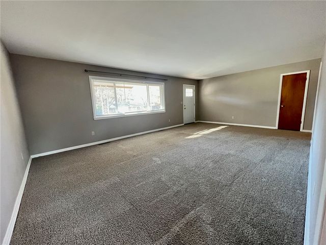 1910 N Greenvalley Avenue, Fayetteville, AR 72703