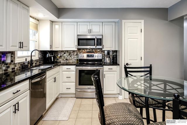 4211 N 94th Street, Omaha, NE 68134