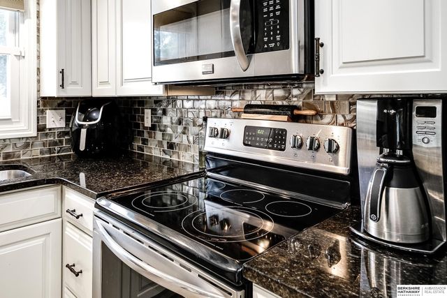 4211 N 94th Street, Omaha, NE 68134