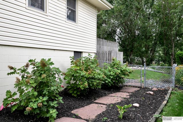 4211 N 94th Street, Omaha, NE 68134