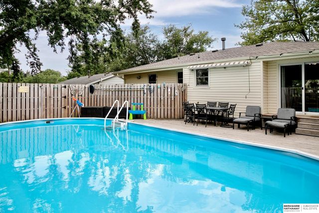 4211 N 94th Street, Omaha, NE 68134