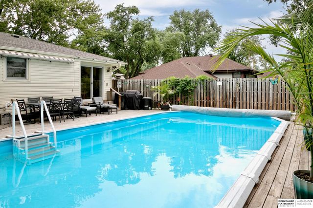 4211 N 94th Street, Omaha, NE 68134