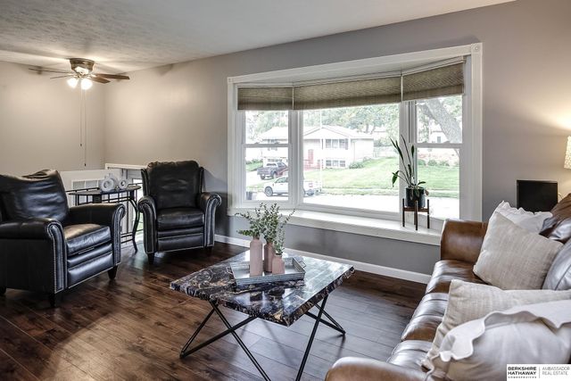 4211 N 94th Street, Omaha, NE 68134