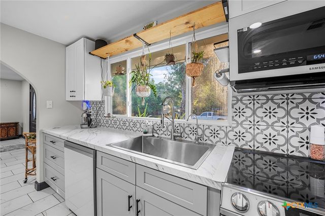 133 Alamo Drive, Pipe Creek, TX 78063