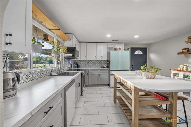 133 Alamo Drive, Pipe Creek, TX 78063