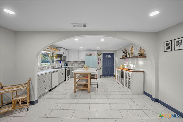 133 Alamo Drive, Pipe Creek, TX 78063