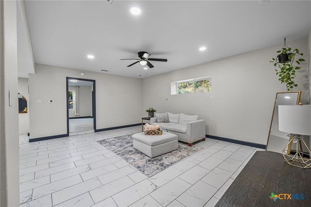 133 Alamo Drive, Pipe Creek, TX 78063