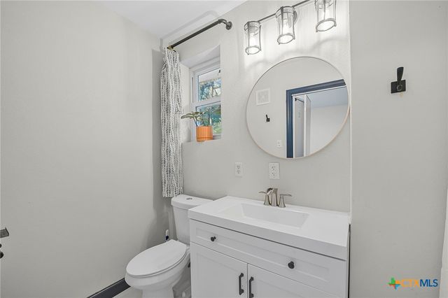 133 Alamo Drive, Pipe Creek, TX 78063