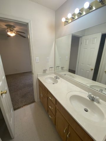 241 Tree Line Dr, Oak Grove, KY 42262