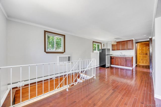 29 Pearsall Street, Babylon, NY 11702