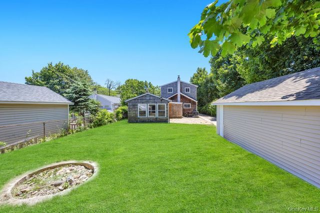 29 Pearsall Street, Babylon, NY 11702