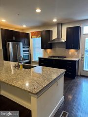 2505 MAIN LINE BLVD, Alexandria, VA 22301