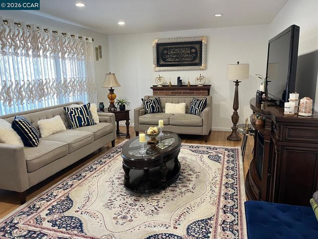 1078 1078 Via Enrico, San Lorenzo, CA 94580