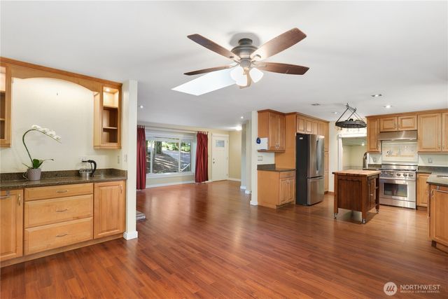 4727 171st Avenue Ct E, Lake Tapps, WA 98391