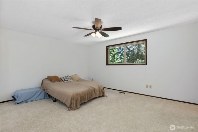 4727 171st Avenue Ct E, Lake Tapps, WA 98391