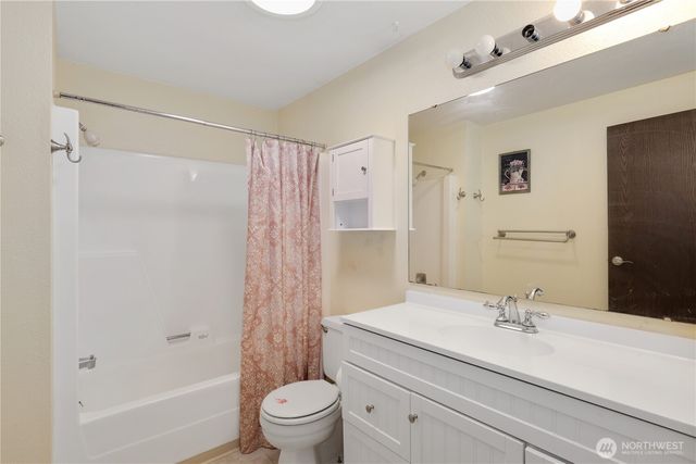 4727 171st Avenue Ct E, Lake Tapps, WA 98391