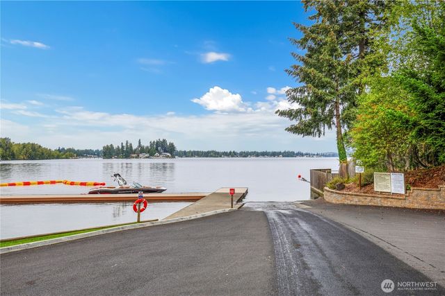 4727 171st Avenue Ct E, Lake Tapps, WA 98391