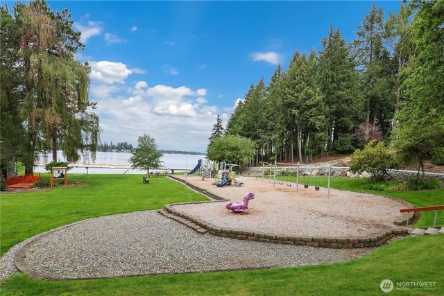 4727 171st Avenue Ct E, Lake Tapps, WA 98391