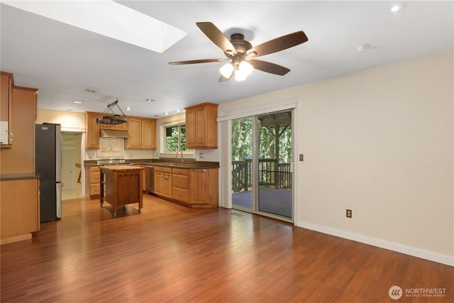 4727 171st Avenue Ct E, Lake Tapps, WA 98391
