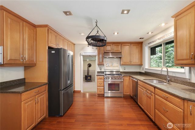 4727 171st Avenue Ct E, Lake Tapps, WA 98391