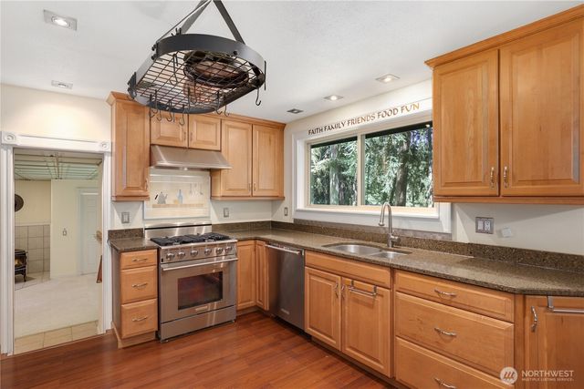 4727 171st Avenue Ct E, Lake Tapps, WA 98391