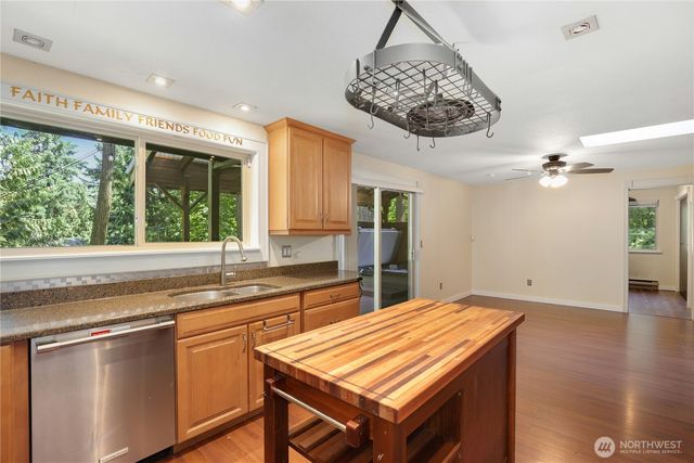 4727 171st Avenue Ct E, Lake Tapps, WA 98391