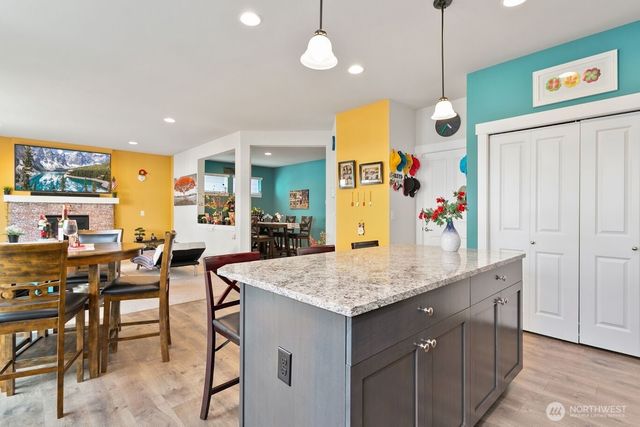 1009 32nd Street NW, Puyallup, WA 98371