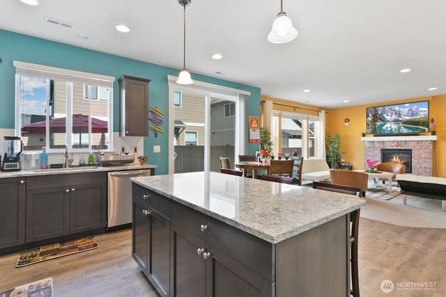 1009 32nd Street NW, Puyallup, WA 98371