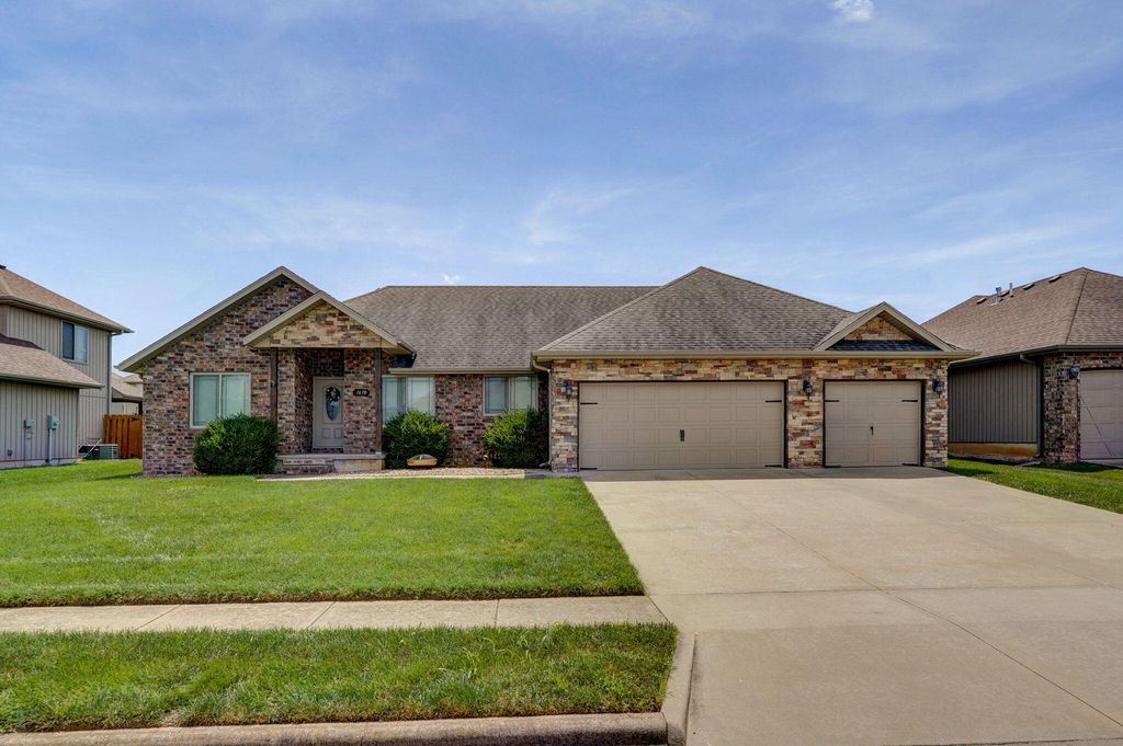 1678 East Chickamauga Drive, Republic, MO 65738