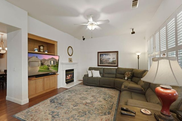 1623 Richmond Ln, Lodi, CA 95242