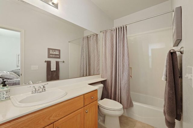 1623 Richmond Ln, Lodi, CA 95242