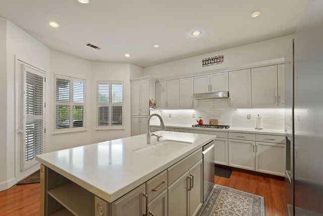 1623 Richmond Ln, Lodi, CA 95242