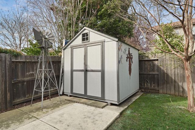 1623 Richmond Ln, Lodi, CA 95242