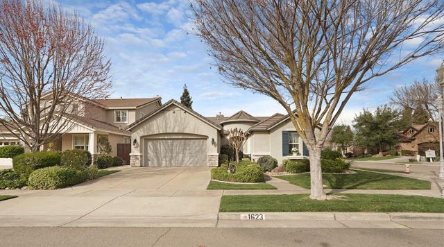 1623 Richmond Ln, Lodi, CA 95242