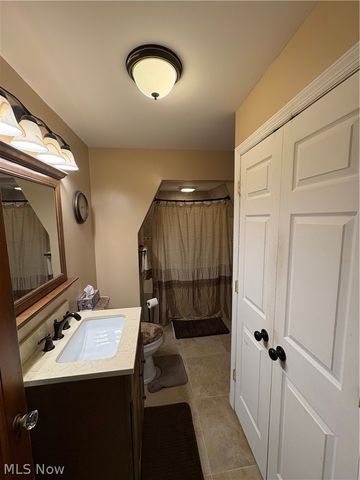 3721 Collins Way, Weirton, WV 26062