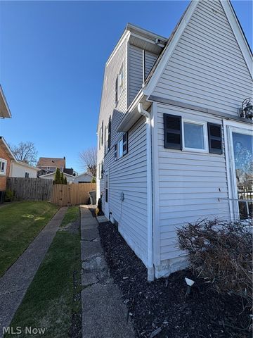 3721 Collins Way, Weirton, WV 26062