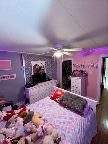 3721 Collins Way, Weirton, WV 26062