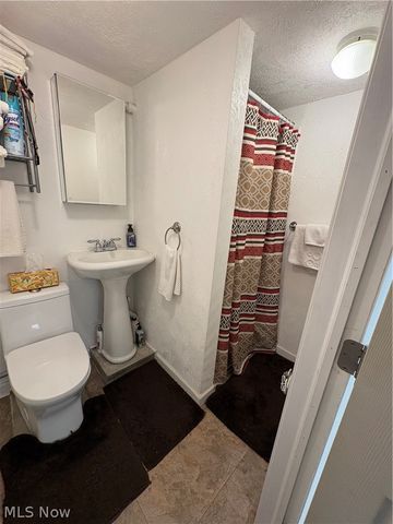 3721 Collins Way, Weirton, WV 26062