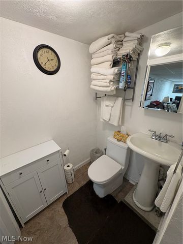 3721 Collins Way, Weirton, WV 26062