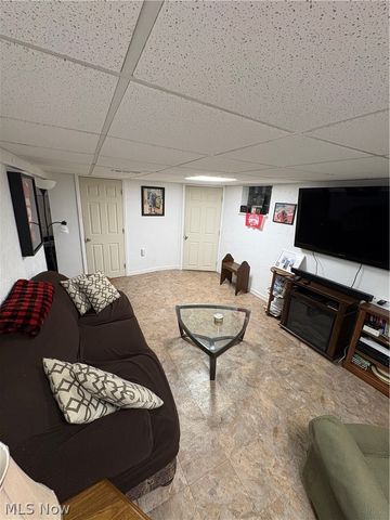 3721 Collins Way, Weirton, WV 26062