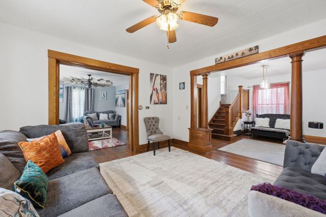 1030 W 15th Street, Davenport, IA 52804