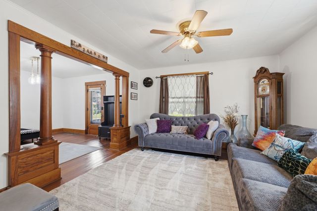 1030 W 15th Street, Davenport, IA 52804