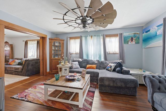 1030 W 15th Street, Davenport, IA 52804