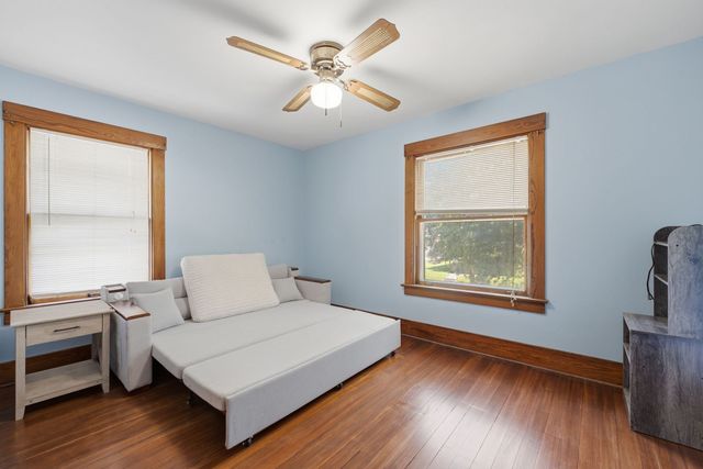 1030 W 15th Street, Davenport, IA 52804