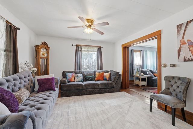 1030 W 15th Street, Davenport, IA 52804