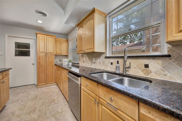 2812 Norwood Lane, Arlington, TX 76013