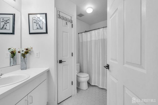 2609 Ridgeview Court, Sayreville, NJ 08859