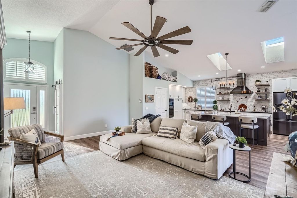 Image 21 of property listing at 11367 PERICO ISLE CIRCLE, Bradenton, FL 34209